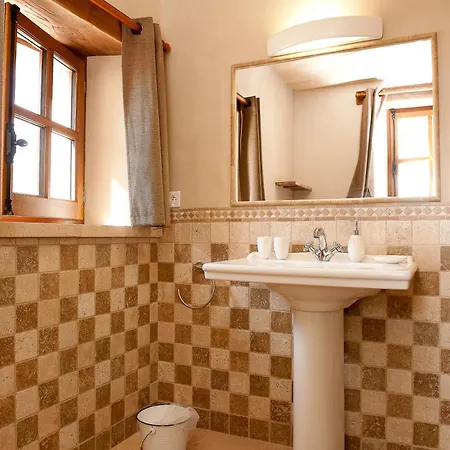 Du Domaine D'orion Feriehus