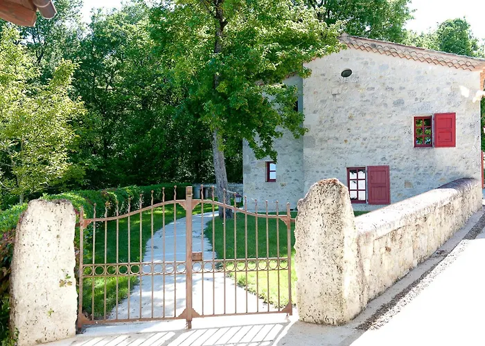 Du Domaine D'orion Nyaraló *